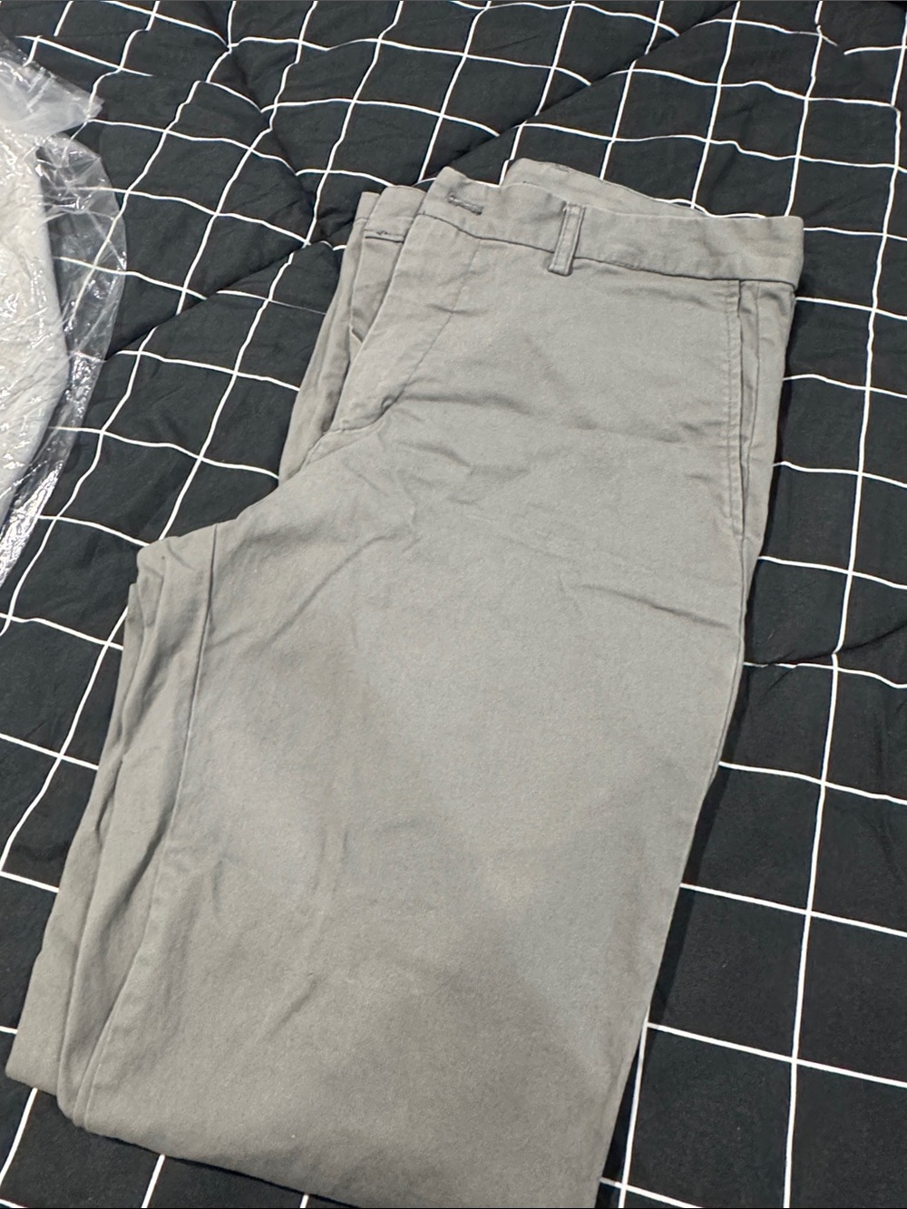 Old Navy Men's Light Gray Chino Pants